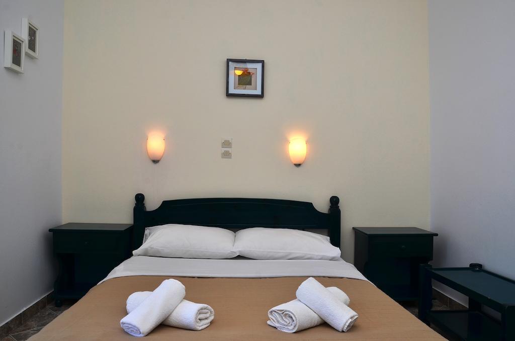 To Petrino Hotell Koufonisia Eksteriør bilde